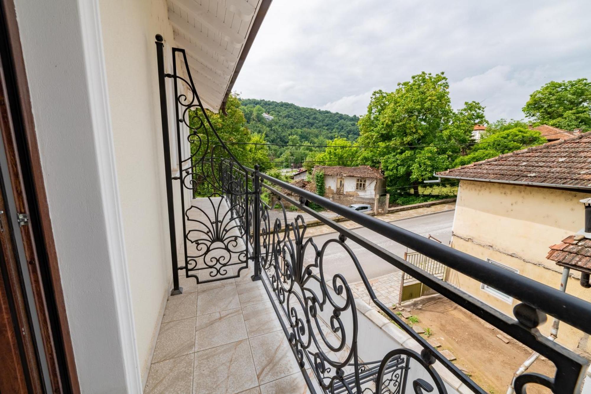 Hotel Ариа Veliko Tárnovo Exterior foto